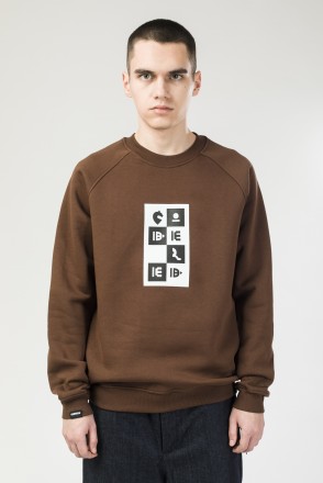 Firm Crew-neck Chess Font Brown